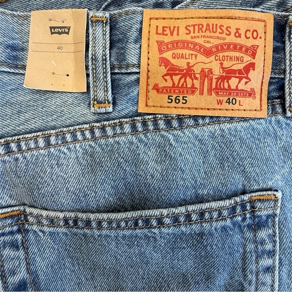 NWT Levi’s Denim Jean Shorts Jorts Cutoffs Size 40 - Picture 3 of 4